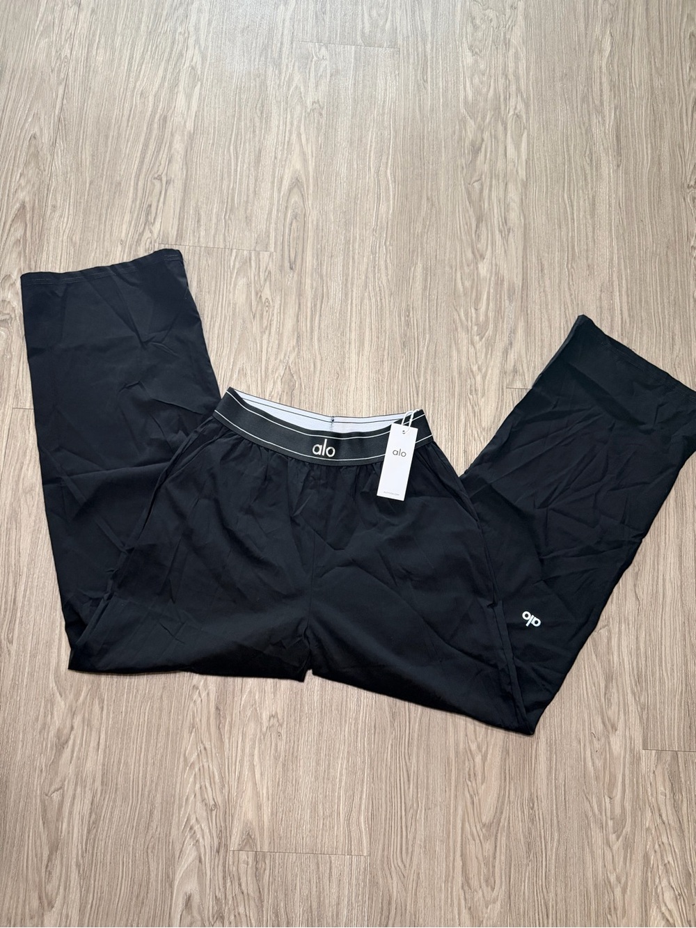ALO Yoga Black Zip Front Track Jacket and Joggers Set - Picture 5 of 6